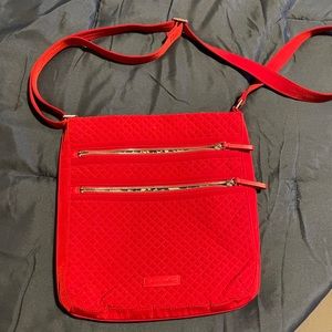 Vera Bradley Triple Zip Hipster Crossbody. - red